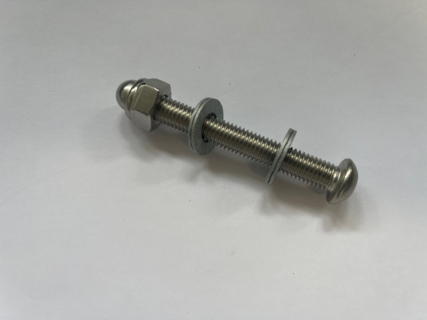 Linsenkopfschraube mit Innensechskant und Pin, M 10/75 + Lockhutmutter und Unterlegscheiben