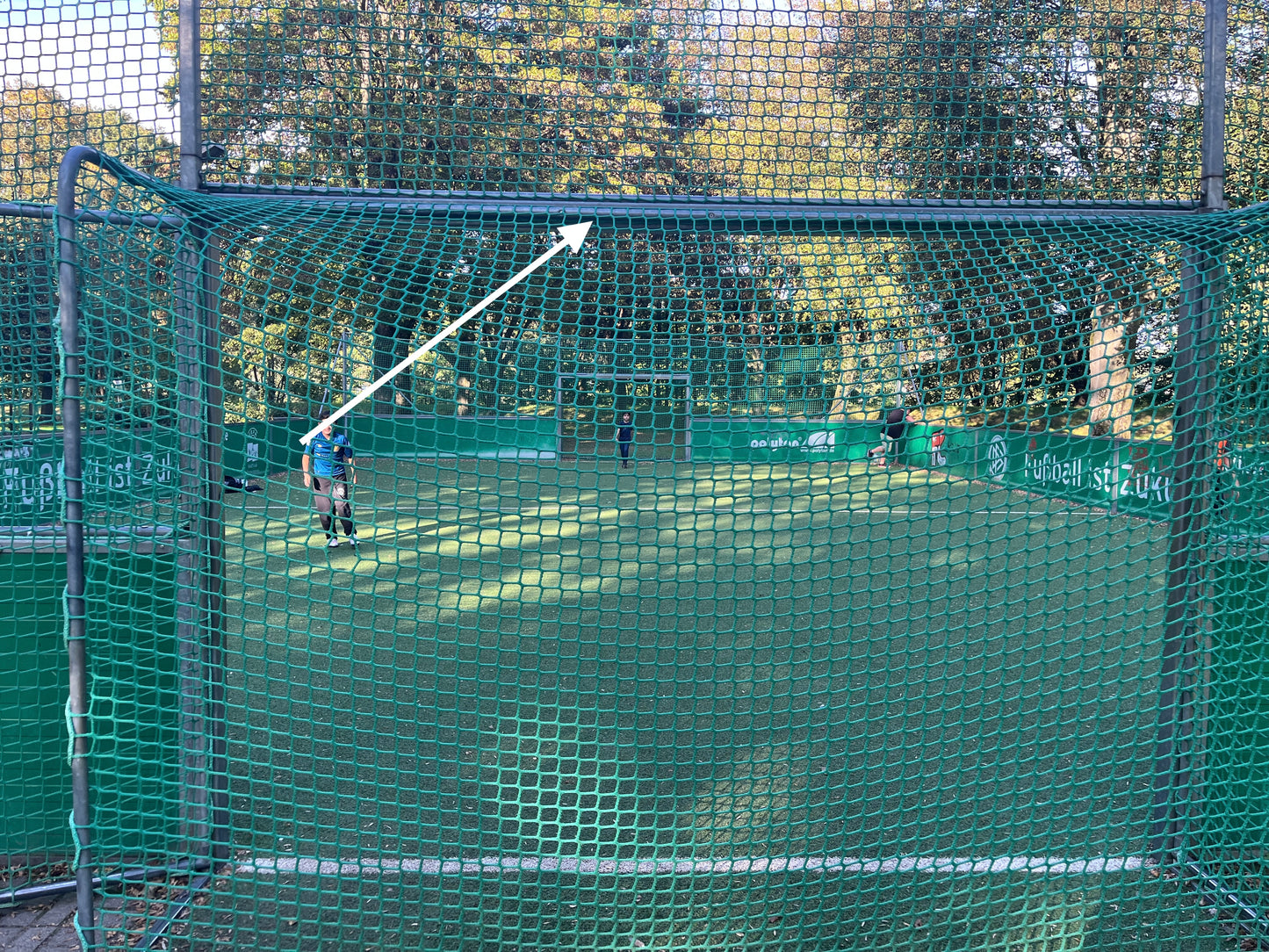 Netzhaltestange Torlatte oben (hinten), 2.900 mm, inkl. Stopfen und M6 Senkkopfschrauben