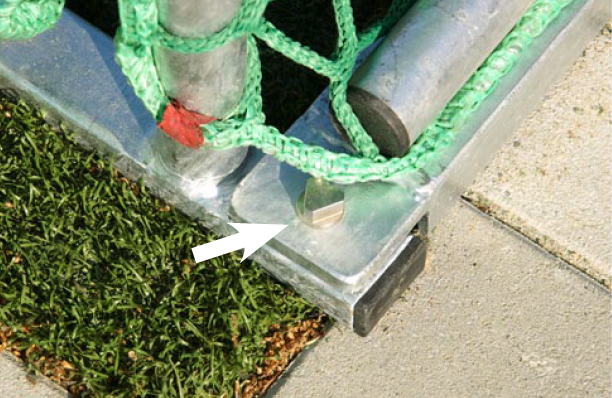 Dreikantschraube M 10